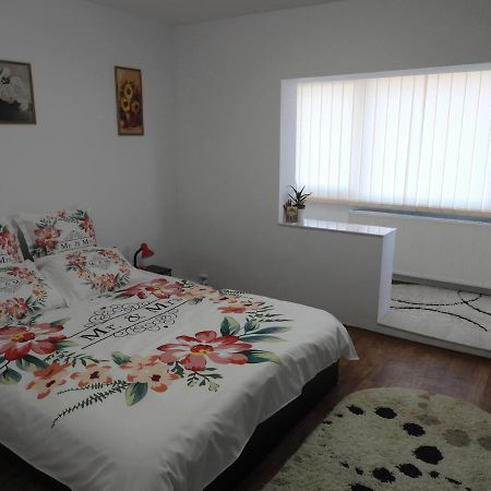 Simoliv Home オトペニ エクステリア 写真