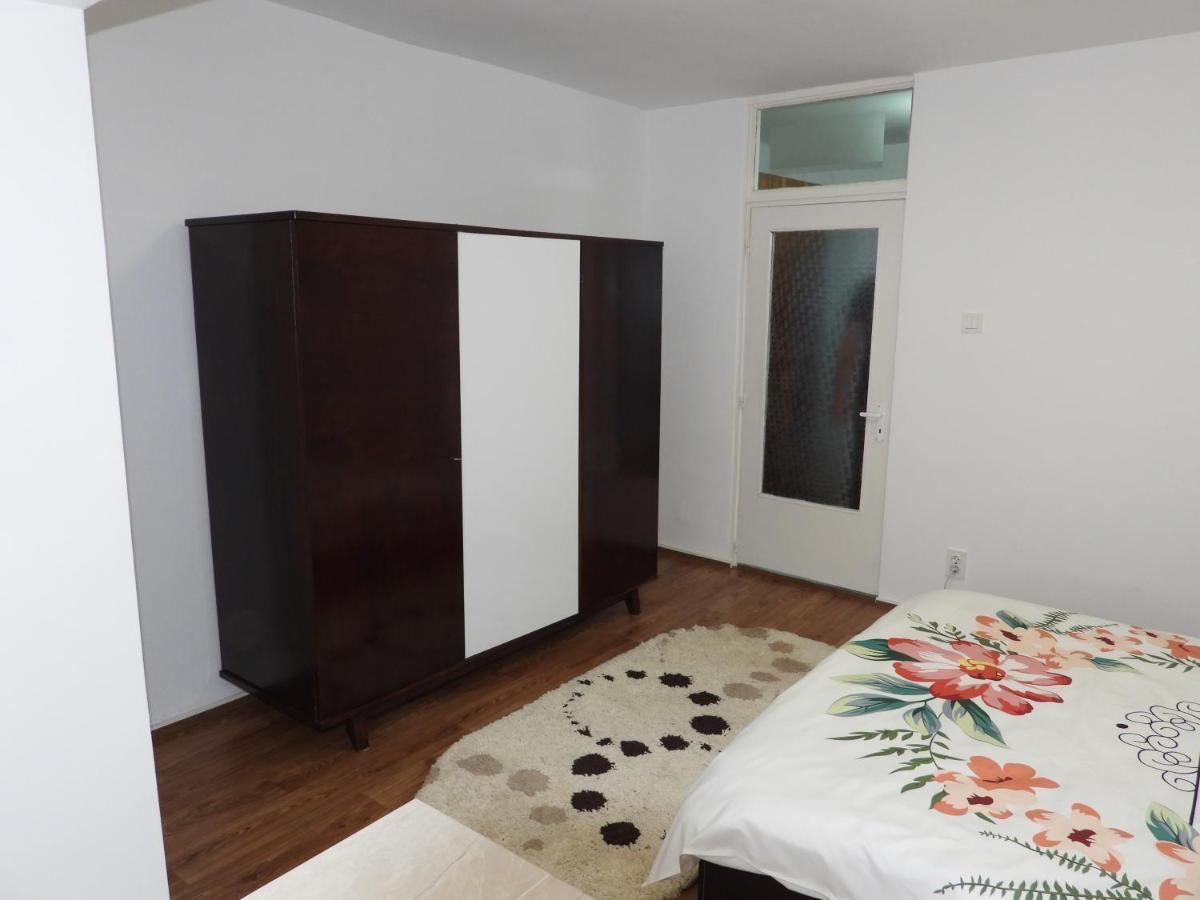Simoliv Home オトペニ エクステリア 写真